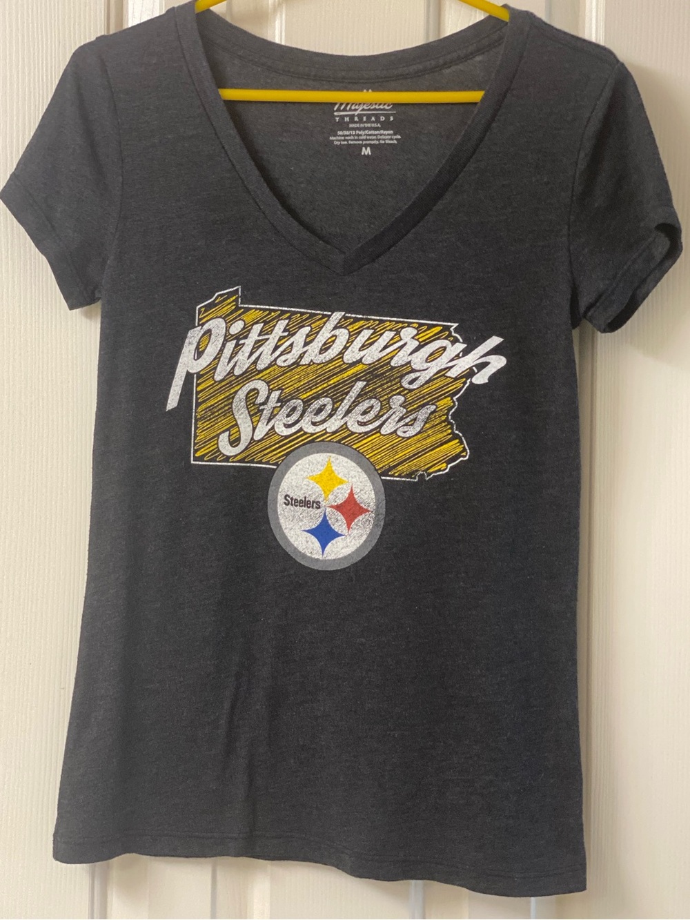 Majestic Threads Pittsburgh Steelers V-Neck Short Sleeve T-Shirt Size Medium